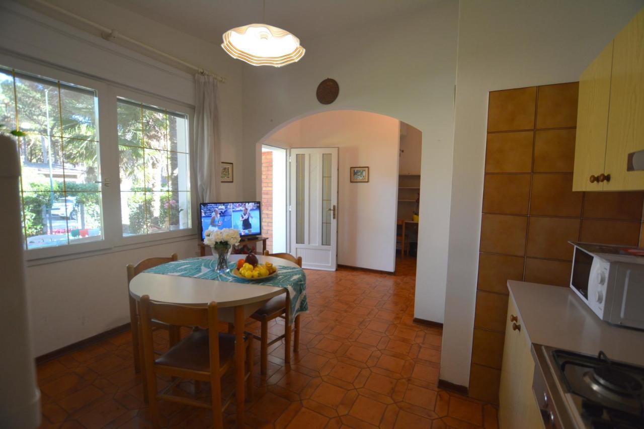 Villa A Lignano Con 2 Camere E Giardino Lignano Sabbiadoro Exteriér fotografie